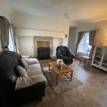 Cheerful 3 Bedroom Country Farm House Ennis Exterior photo