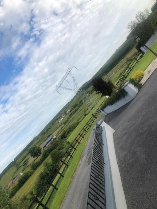 Cheerful 3 Bedroom Country Farm House Ennis Exterior photo